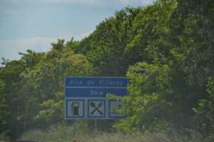 HEADING SOUTH FROM PARIS(030)